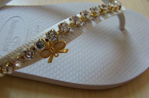 Strass com pingente dourado